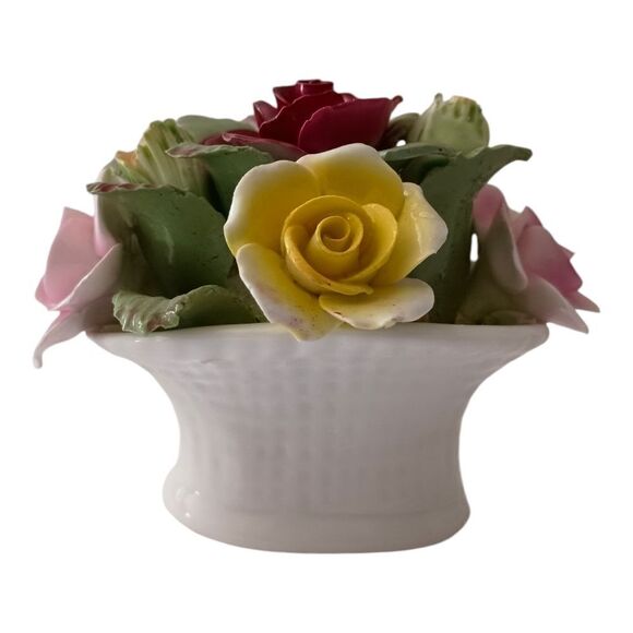 Aynsley Porcelain Flower Basket June Rose Hand Molded England Vintage TINY CHIP. - Picture 14 of 16